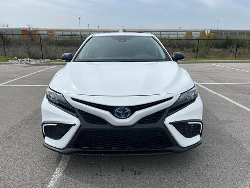2023 Toyota Camry Hybrid SE