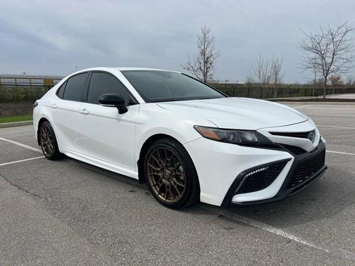 2023 Toyota Camry Hybrid SE