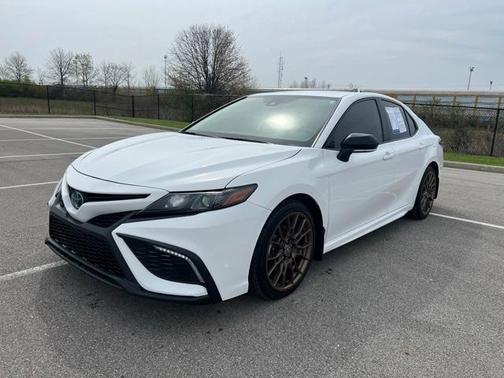 2023 Toyota Camry Hybrid SE