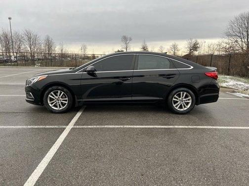 2016 Hyundai SONATA SE