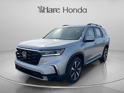 Lunar Silver Metallic 2024 Honda Pilot Touring