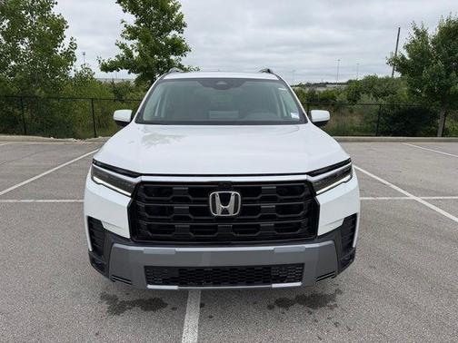 Platinum White Pearl 2026 Honda Pilot Touring