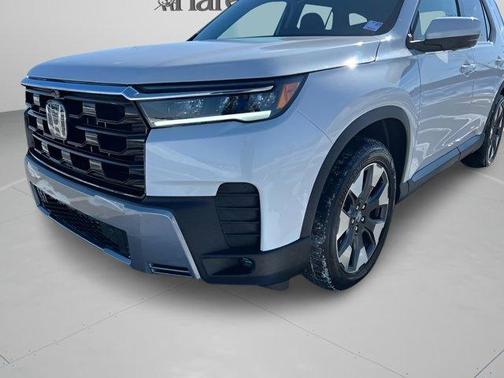 Platinum White Pearl 2026 Honda Pilot Touring