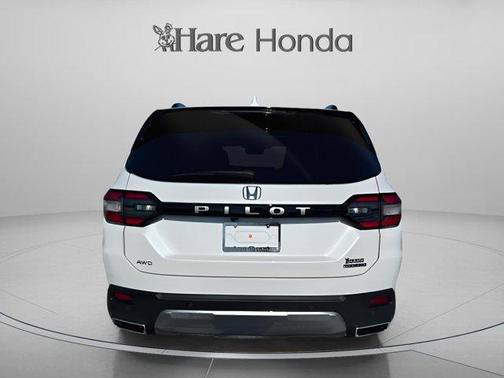 Platinum White Pearl 2026 Honda Pilot Touring