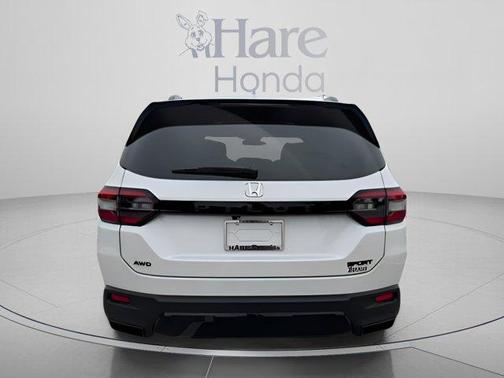 Platinum White Pearl 2026 Honda Pilot Sport