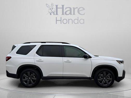 Platinum White Pearl 2026 Honda Pilot Sport