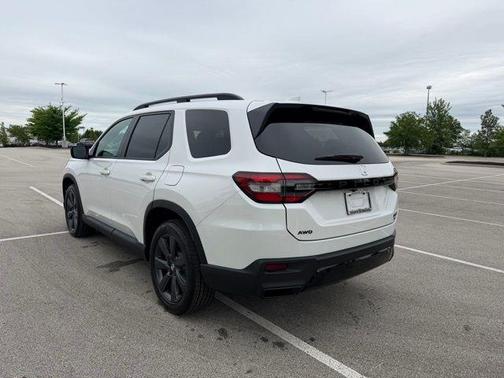 Platinum White Pearl 2026 Honda Pilot Sport