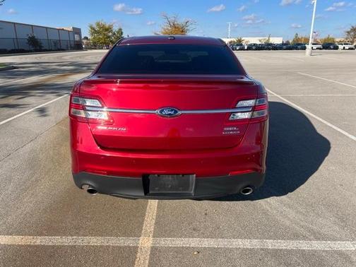 2015 Ford Taurus SEL