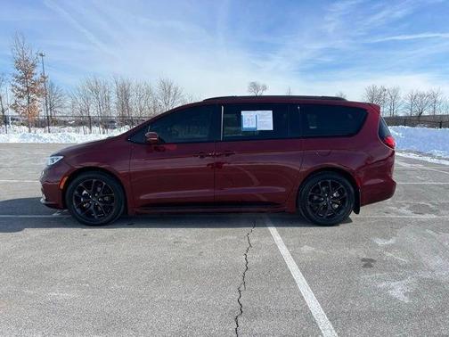 2021 Chrysler Pacifica Touring-L