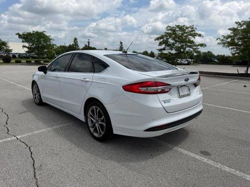 Oxford White 2018 Ford Fusion SE