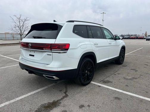 2024 Volkswagen Atlas 2.0T SE