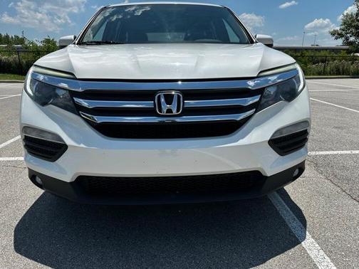 2017 Honda Pilot EX-L w/ Navigation