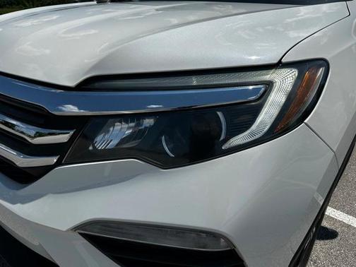 2017 Honda Pilot EX-L w/ Navigation