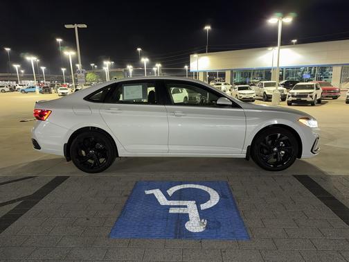 2025 Volkswagen Jetta 1.5T SE