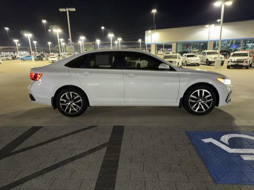 Opal White Pearl Effect 2025 Volkswagen Jetta 1.5T SE