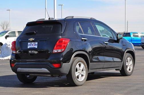 Mosaic Black Metallic 2019 Chevrolet Trax LT