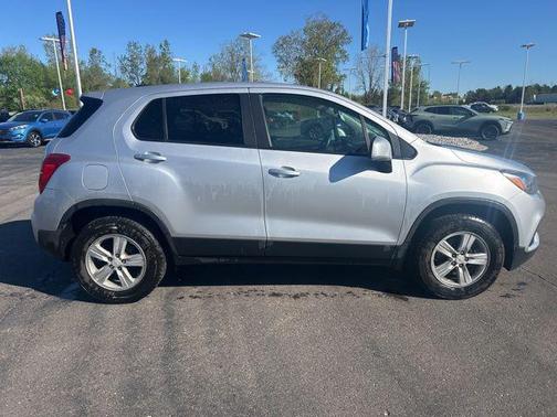 Silver Ice Metallic 2020 Chevrolet Trax LS