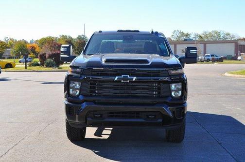 2026 Chevrolet Silverado 2500 Custom