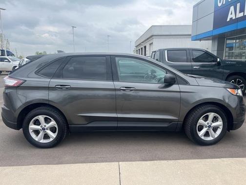 2018 Ford Edge SE