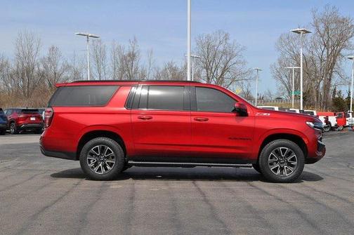 2023 Chevrolet Suburban 4WD Z71
