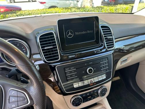 Polar White 2018 Mercedes-Benz GLE 350 Base