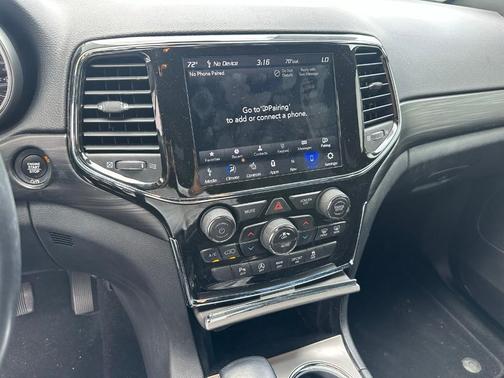 Sting Gray Clearcoat 2021 Jeep Grand Cherokee Laredo X