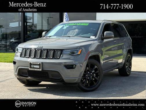 Sting Gray Clearcoat 2021 Jeep Grand Cherokee Laredo X