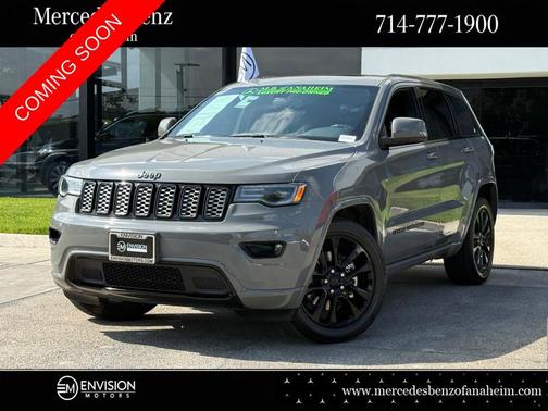 Sting Gray Clearcoat 2021 Jeep Grand Cherokee Laredo X