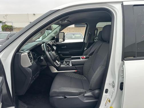 White 2022 Toyota Tundra SR5