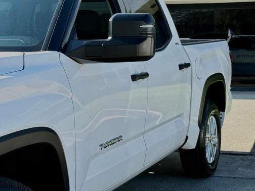White 2022 Toyota Tundra SR5
