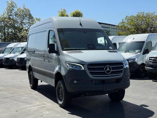 Electric 2026 Mercedes-Benz Sprinter 2500 Standard Roof