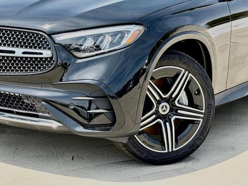 Black 2026 Mercedes-Benz GLC 300 Base
