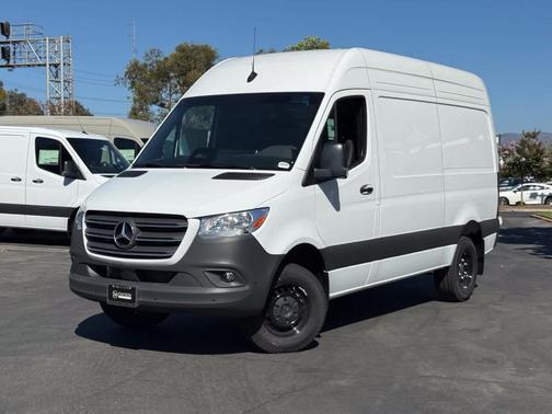 2025 Mercedes-Benz Sprinter 3500 144 WB Standard Roof Cargo
