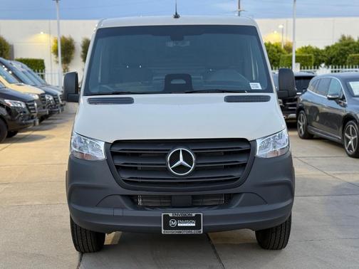 D51 / CARGO PARTI 2026 Mercedes-Benz Sprinter 2500 Standard Roof