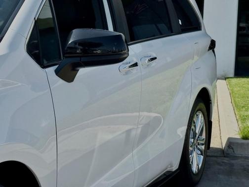 Ice 2023 Toyota Sienna XSE
