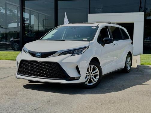 Ice 2023 Toyota Sienna XSE