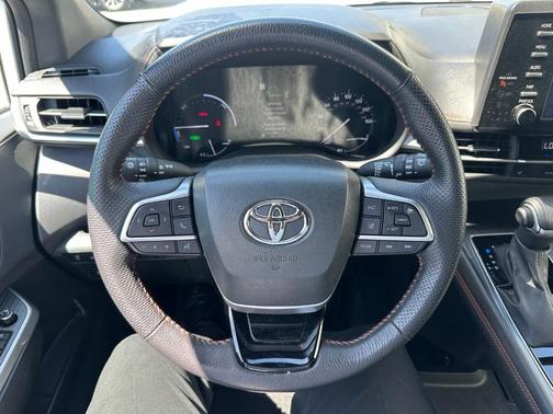 Ice 2023 Toyota Sienna XSE
