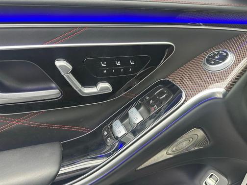 Moonlight White 2024 Mercedes-Benz AMG S 63 E Base