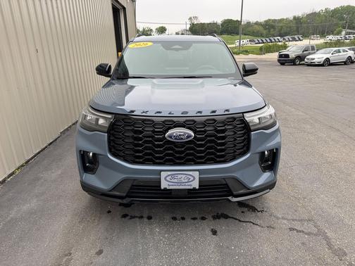 Vapor Blue Metallic 2026 Ford Explorer ST-Line