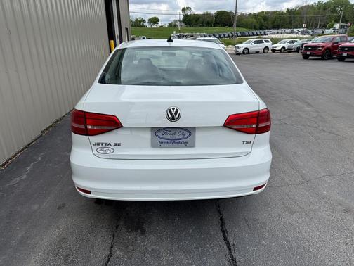 2015 Volkswagen Jetta 1.8T SE