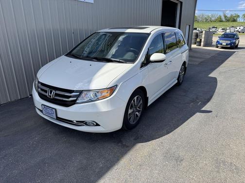 White Diamond Pearl 2014 Honda Odyssey Touring Elite