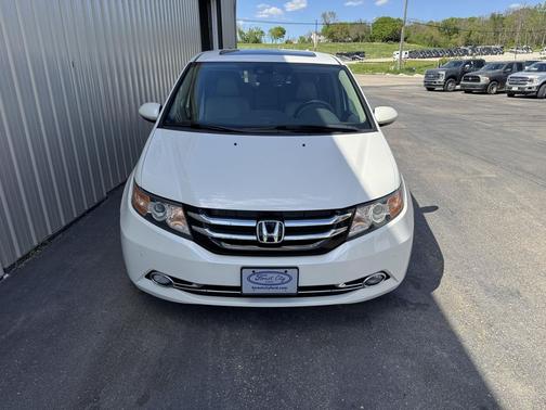 White Diamond Pearl 2014 Honda Odyssey Touring Elite