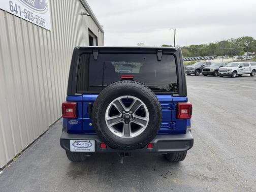 Ocean Blue Metallic Clearcoat 2018 Jeep Wrangler Unlimited Sahara