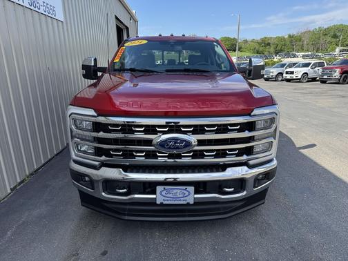Rapid Red Metallic Tinted Clearcoat 2024 Ford F-350 Lariat