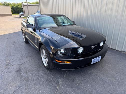 Black Clearcoat 2006 Ford Mustang GT Premium