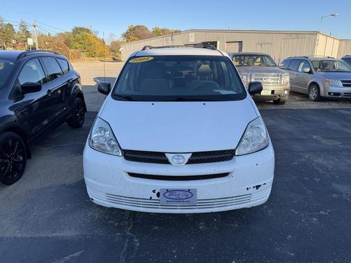 2004 Toyota Sienna LE