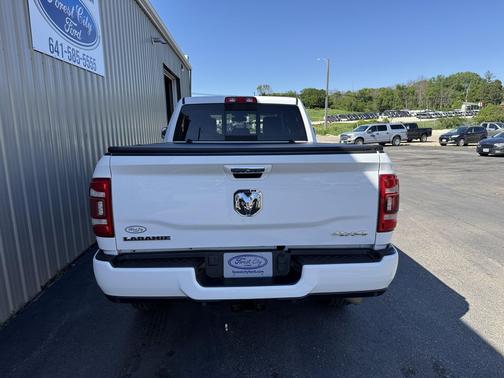 Bright White Clearcoat 2021 RAM 2500 Laramie Crew Cab 4x4 6'4' Box