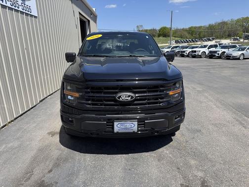 Agate Black Metallic 2026 Ford F-150 XLT