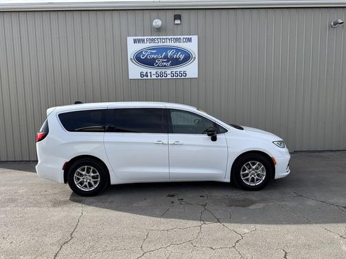 2025 Chrysler Pacifica L