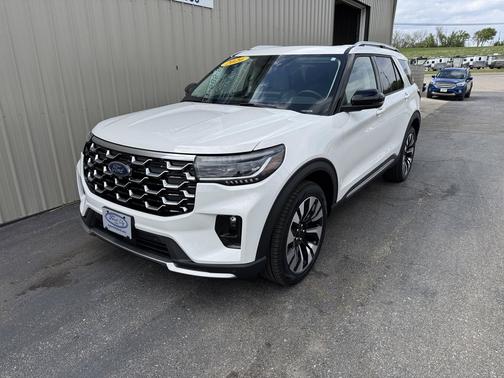 Star White Metallic Tri-Coat 2026 Ford Explorer Platinum